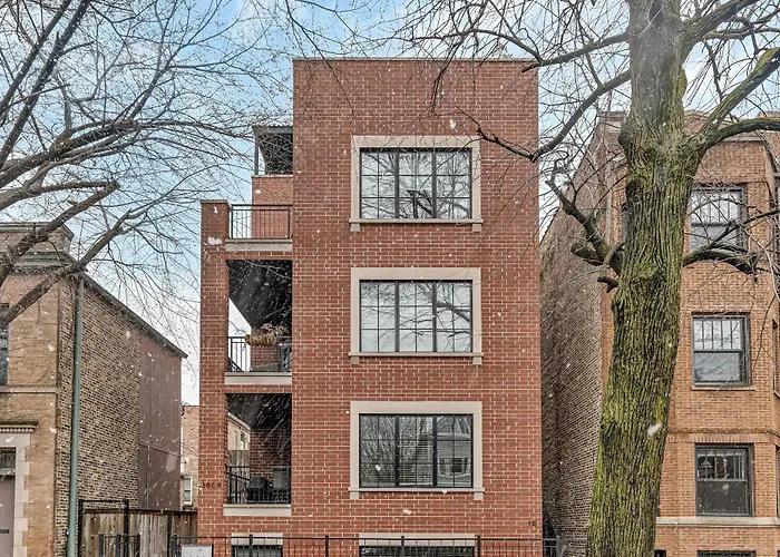 Apartamento Elegant Condo-steps From Wrigley Field, 32 Nights Chicago