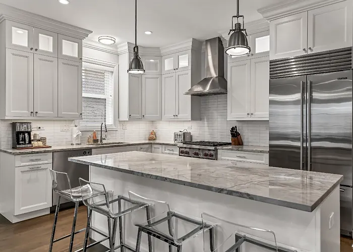 Elegant Condo-steps From Wrigley Field, 32 Nights Apartamento *